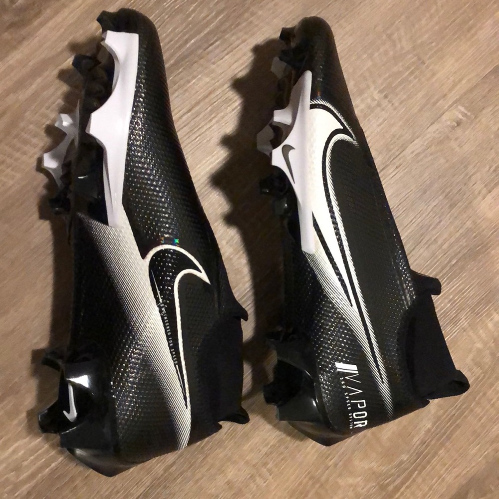 Nike Vapor Edge Pro 360 football cleats, size 11